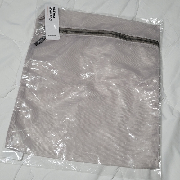 Shapermint Delicates Mesh Wash Bag, New - Picture 2 of 5